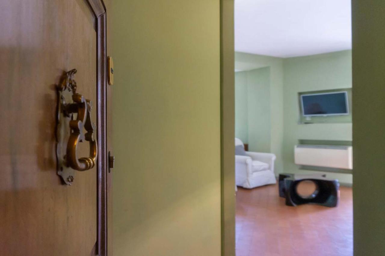Piazza Venezia Charming & Bright Apartment Рим Екстер'єр фото
